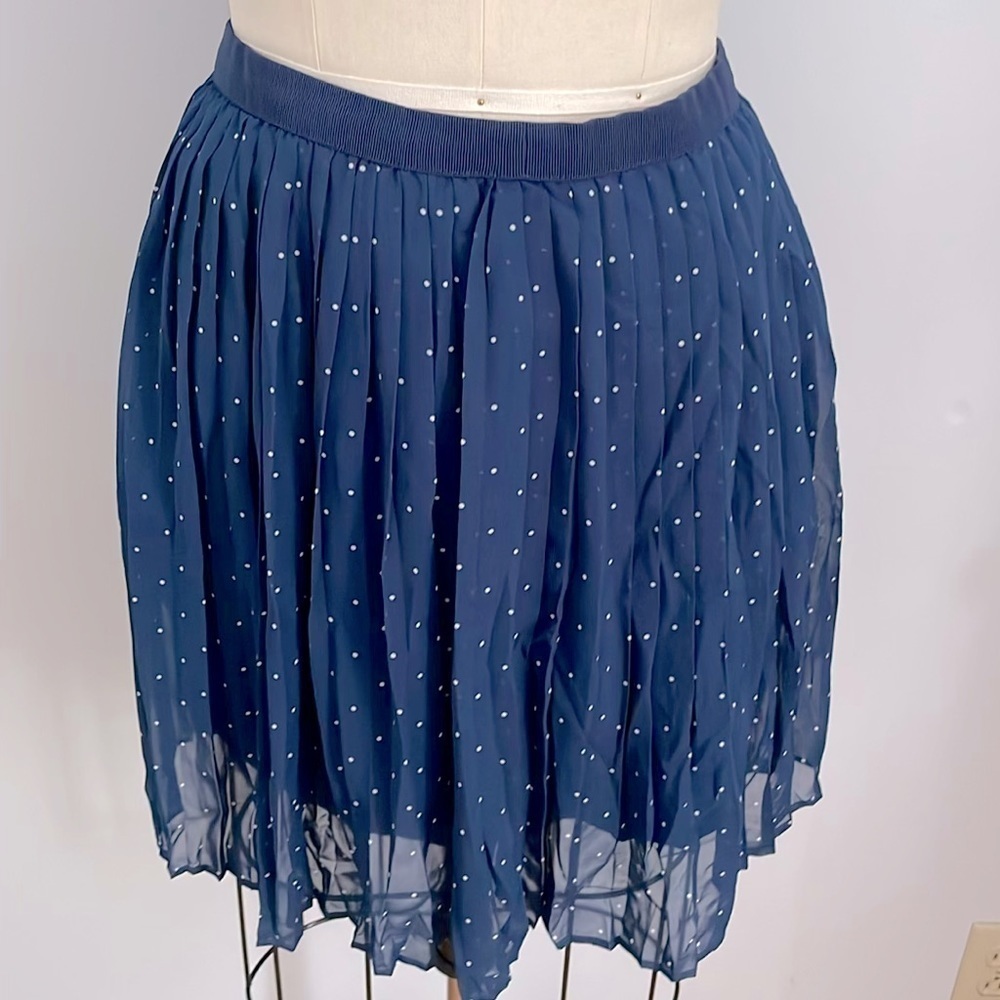 Uniqlo Pleated Navy with White Polka Dot Mini Skirt- Size M- 28-29 Waist